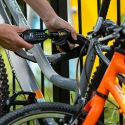 Hiplok Antivol à Chaîne Spin Avec Code Numérique -Promos VTT Boutique 20113719 Hiplok Spin HighVisibility Kettenschloss 5060277661613 SP1SB 4MjZME0OJu7NSB