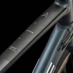 Cube Attain Deepblue´n´white -Promos VTT Boutique CUBE Attain deepblue n white 676100 3