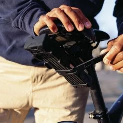 Abus SH-SF Adaptateur Pour Fixation De Selle, Housse De Pluie Incluse -Promos VTT Boutique abus 67866 20113931 SH SF Adapter fur Sattelbefestigung inkl Regenuberzug 4